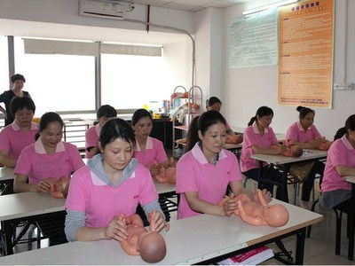 瀘州月嫂培訓_瀘州月嫂培訓_瀘州龍馬潭區怡親母嬰護理店