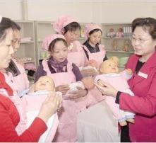 瀘州月嫂 專業(yè)護(hù)理，為新生兒與產(chǎn)婦保駕護(hù)航